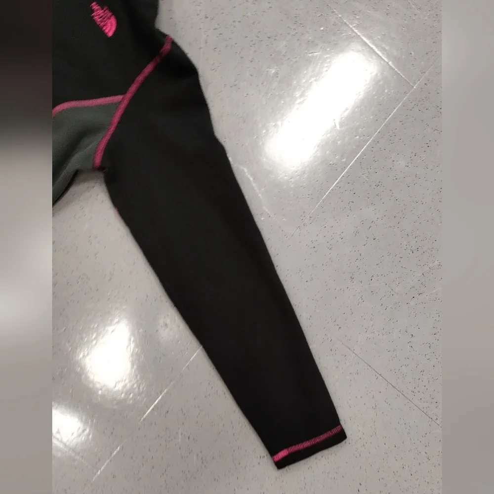 The North Face 1/4 Zip Fleece Pull Over sweater Girls L Black & Pink Lightweight - Picture 13 of 13